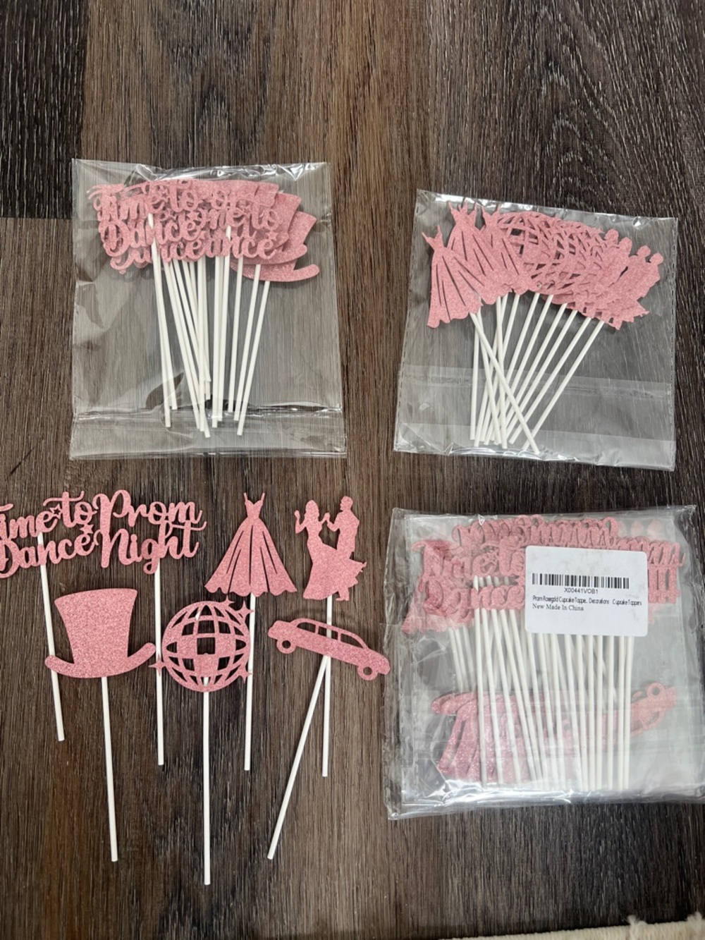(47) New 70 Pc Prom/Grad Cupcake toppers